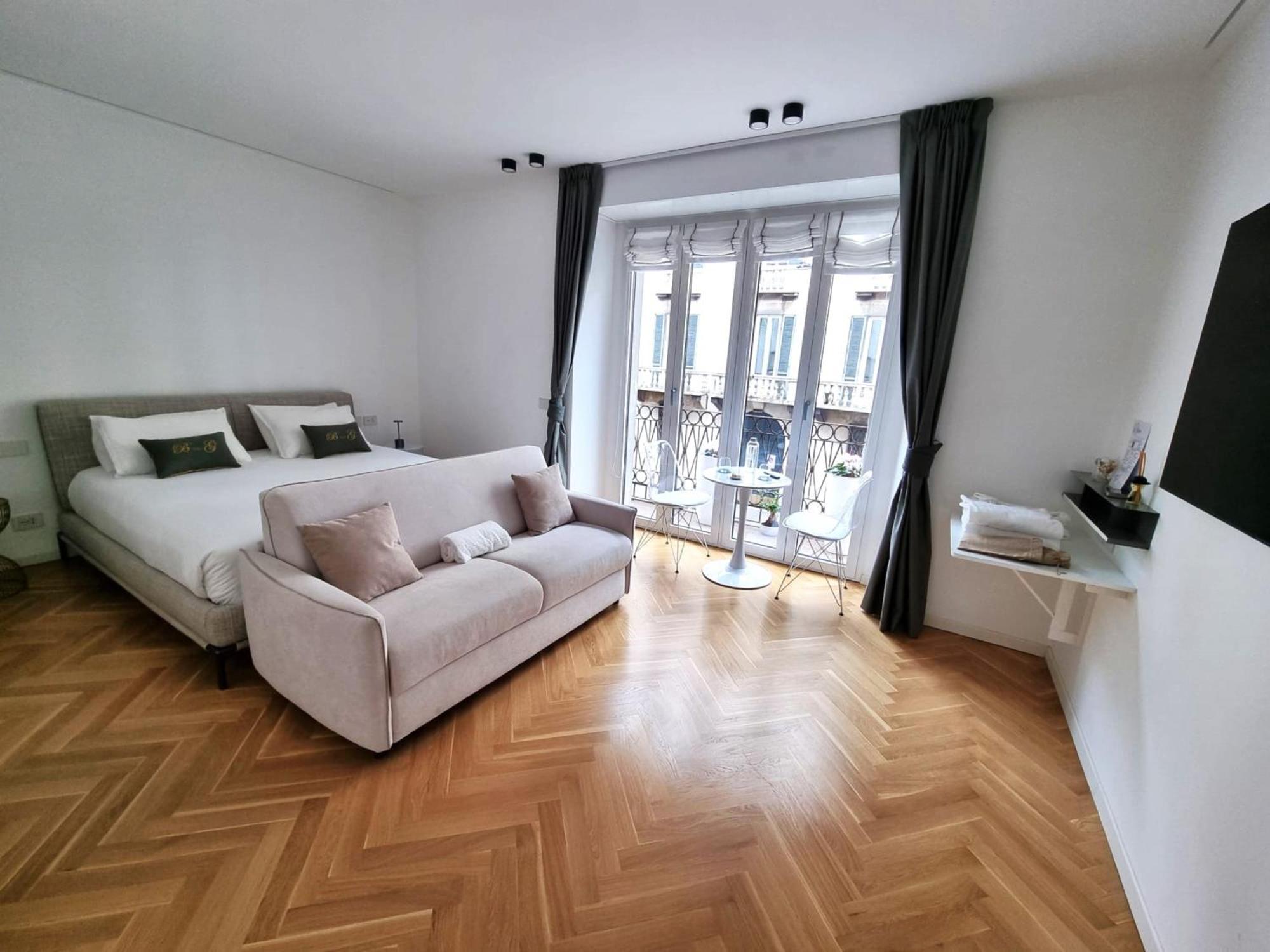 B And G San Babila- Luxury In The Heart Of Milano - Design District Hotel Екстериор снимка