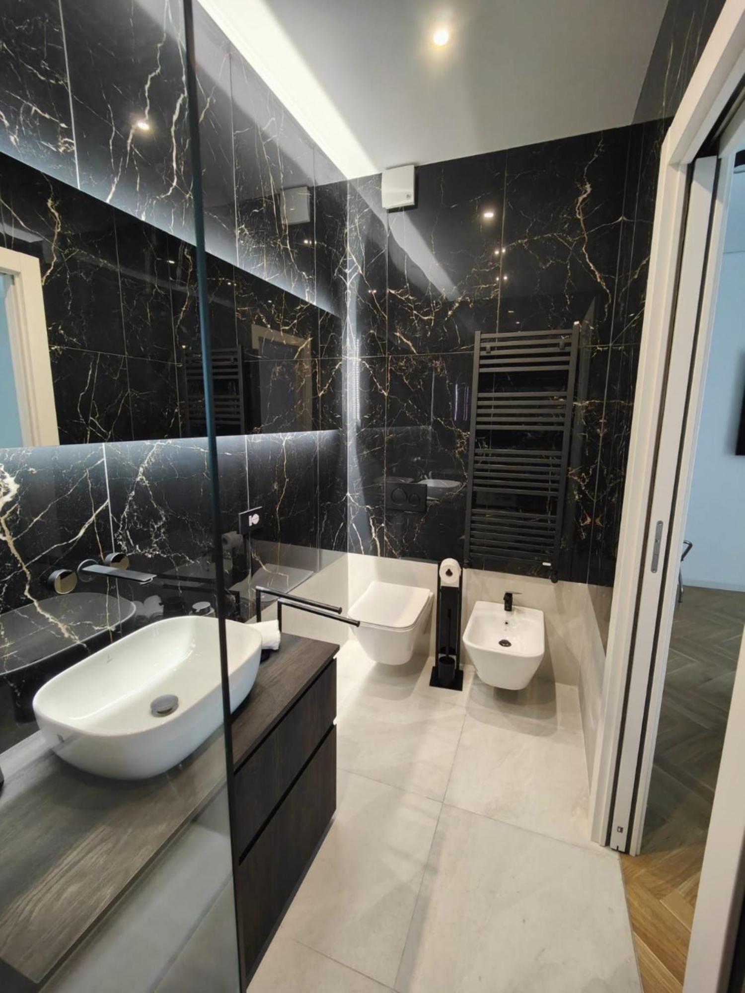 B And G San Babila- Luxury In The Heart Of Milano - Design District Hotel Екстериор снимка